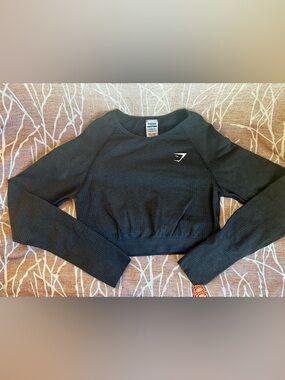 Gymshark Black Cropped Seamless Long Sleeve Top with Logo